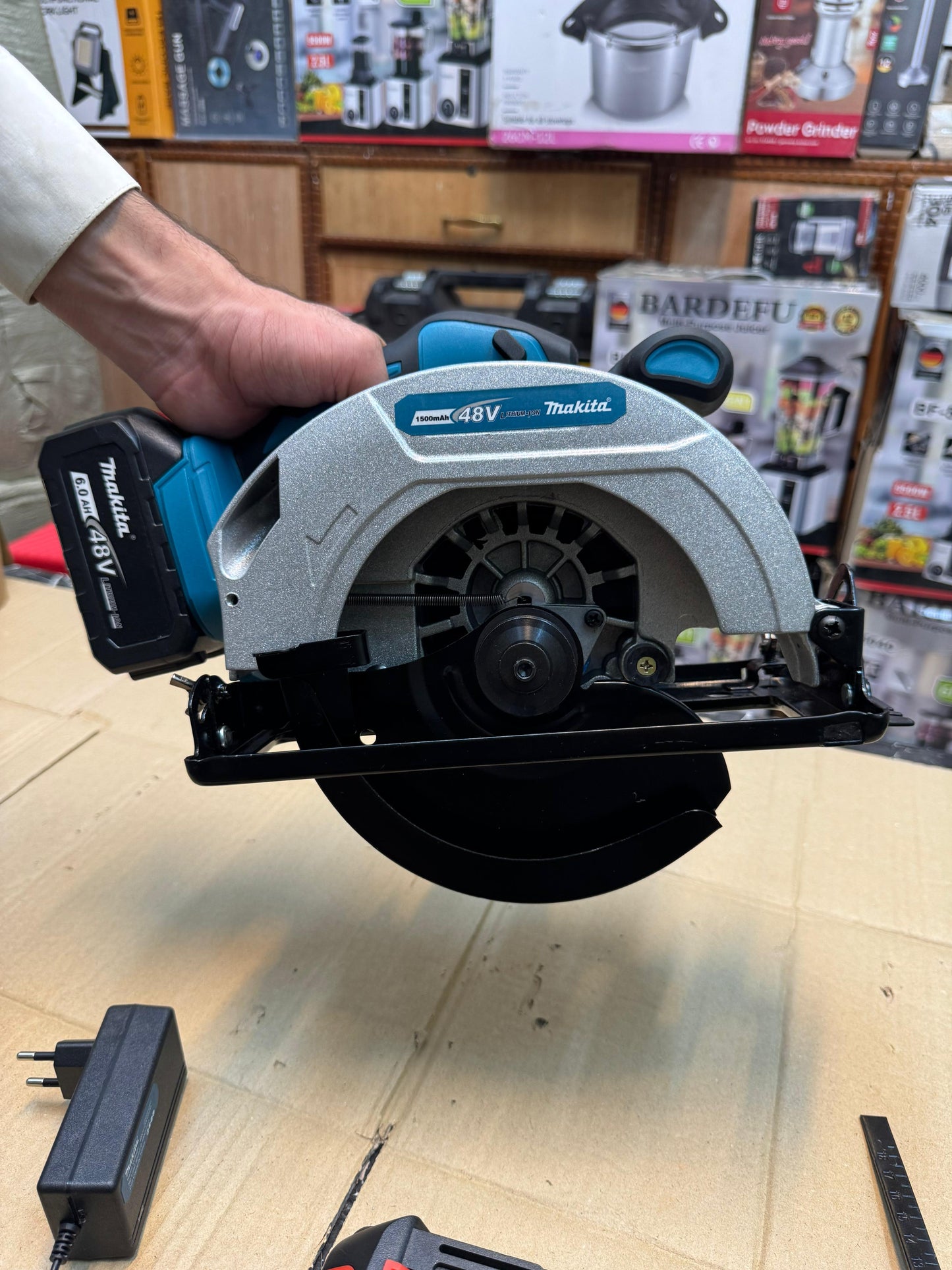 MAKITA 48v 7 inch cordless circular saw