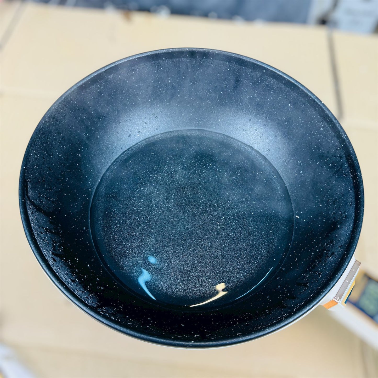 Electric fry pan with food steamer