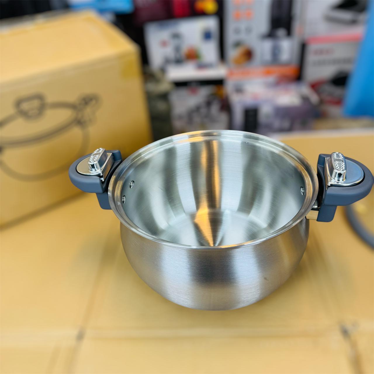 Japanese Design lot 7 litter pressure cooker