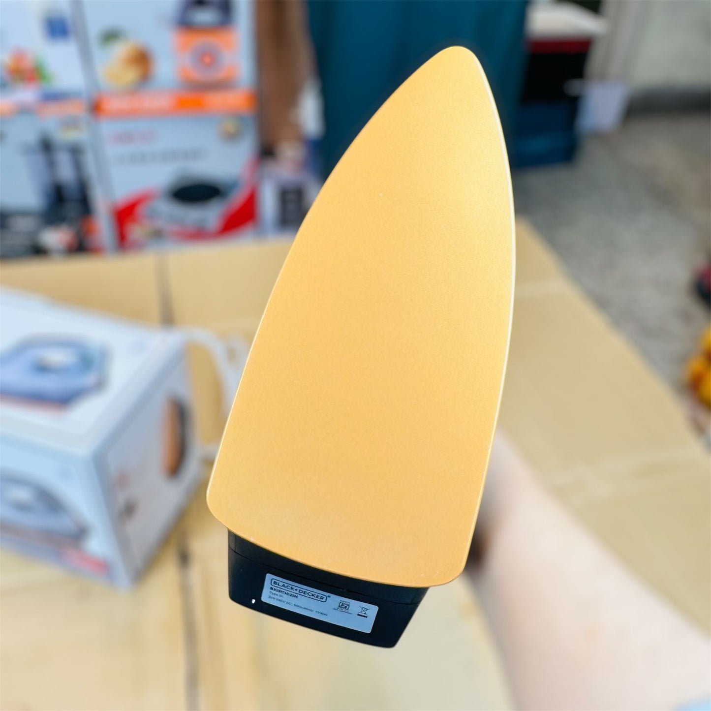 Black + decker heavy duty iron