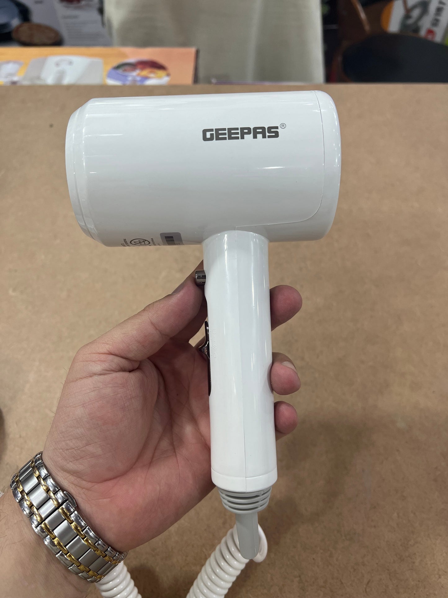 Geepas wall mount fast dying hair dryer