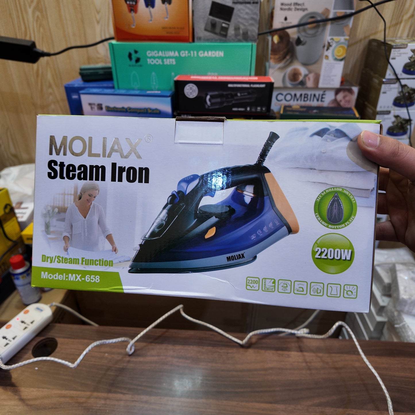 Lot Imported Moliax Steam Iron