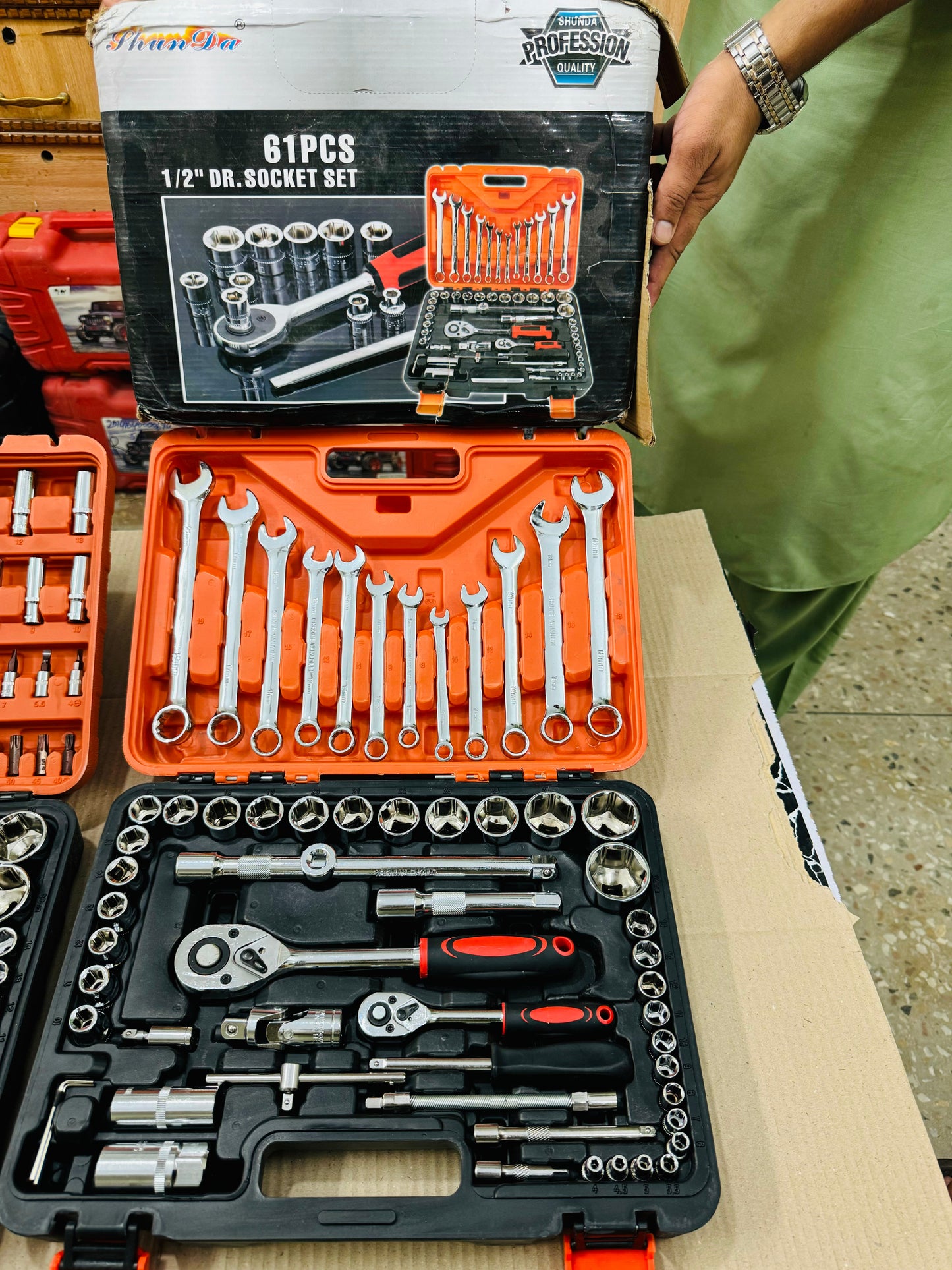 Commercial use tool box set