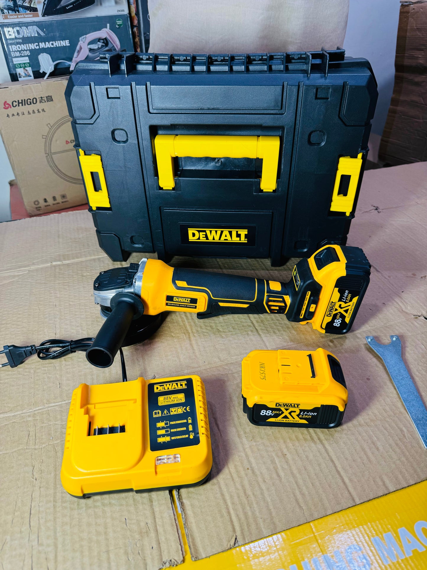 Germany lot Dewalt 88v power grinder