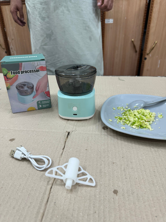 Rechargeable mini chopper