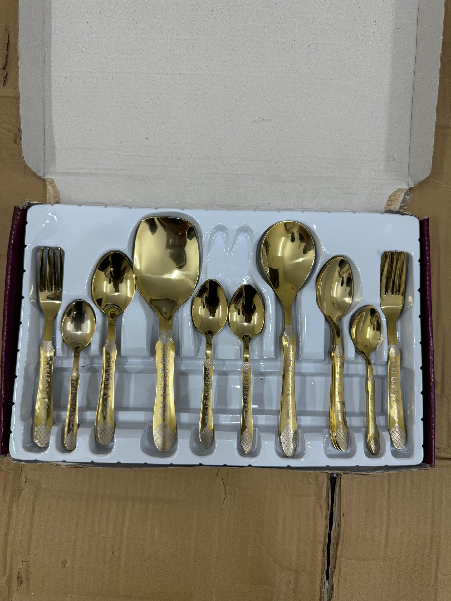 Lot imported 6 person 28 pieces golden cutlery set