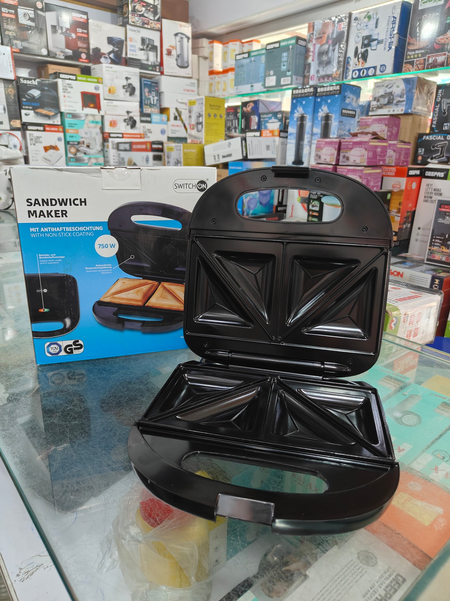 SWITCH ON Sandwich Maker