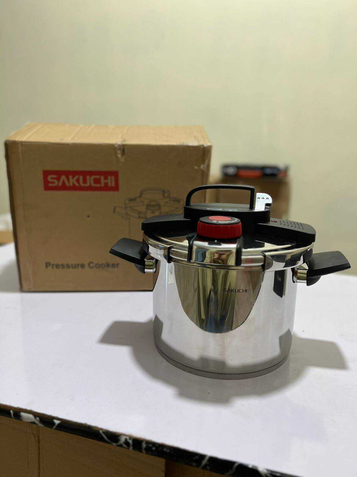 Lot Imported Norwey Sakuchi Pressure Cooker With SS body 6L