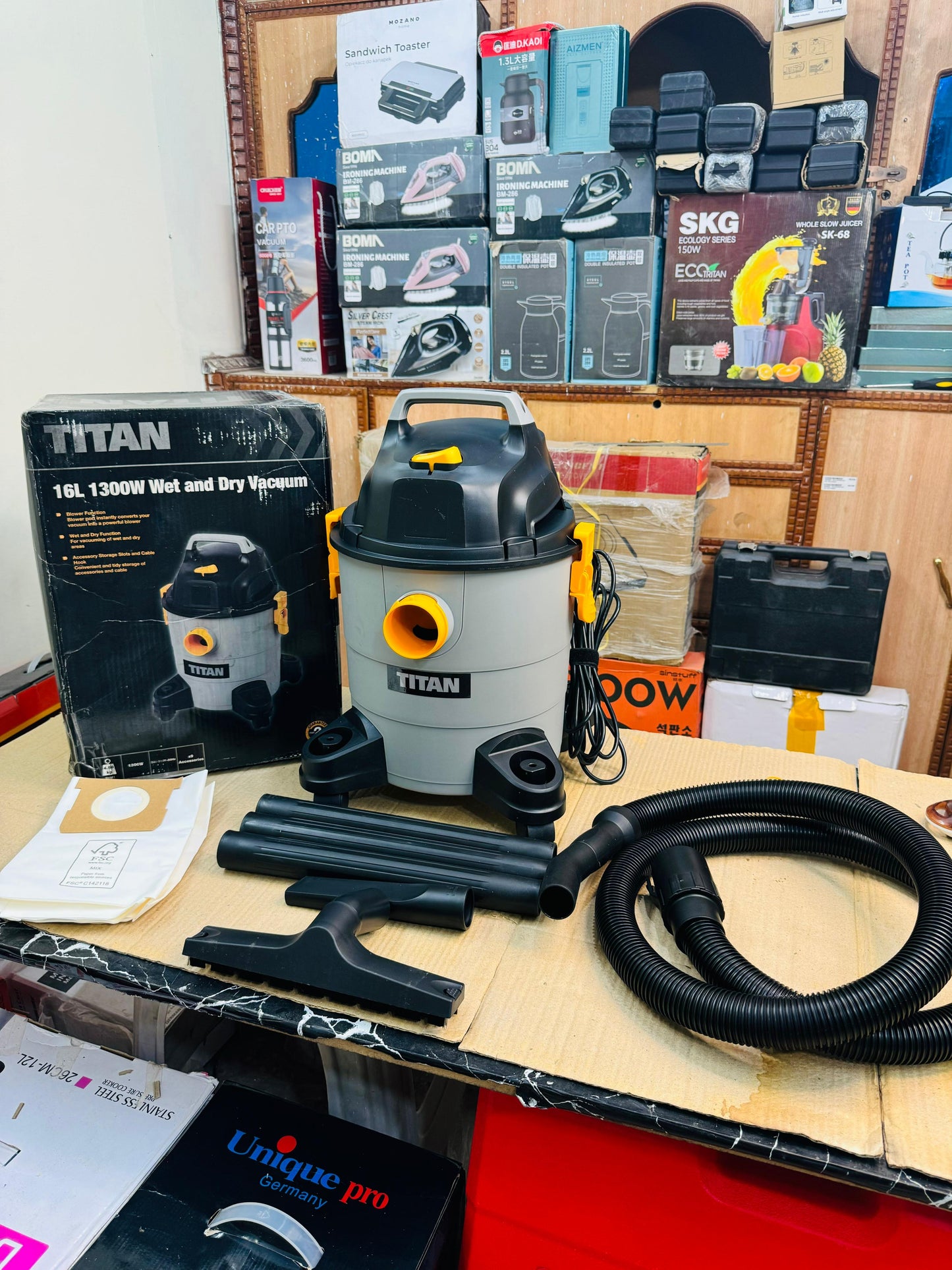 Titan 1300W 16Ltr Wet & Dry Vacuum