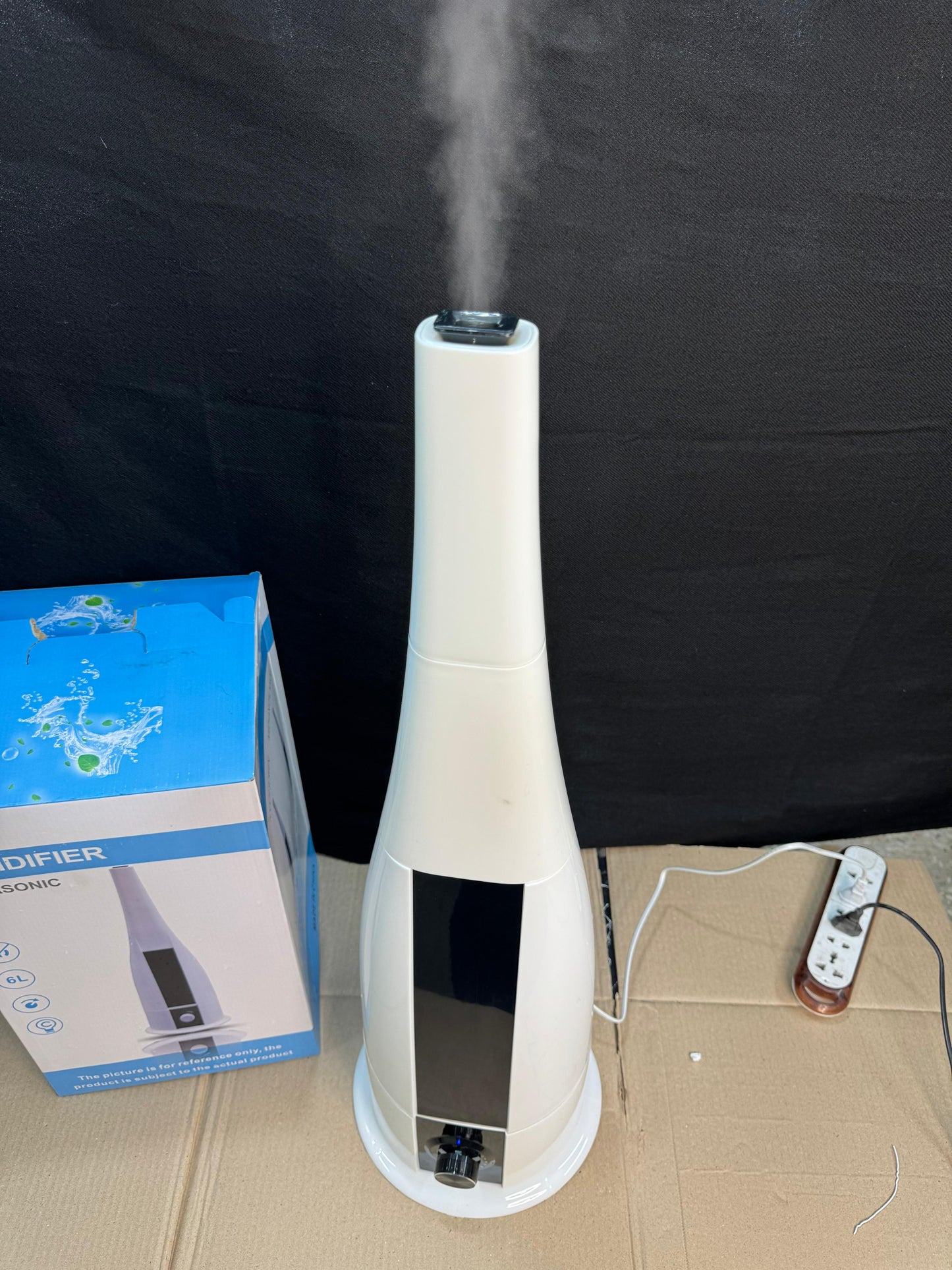 Ultrasonic large size air freshener Fog adjustment and humidity control