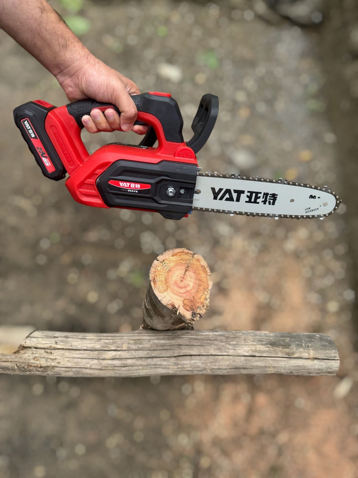YAT Commercial Rechargeable chainsaw