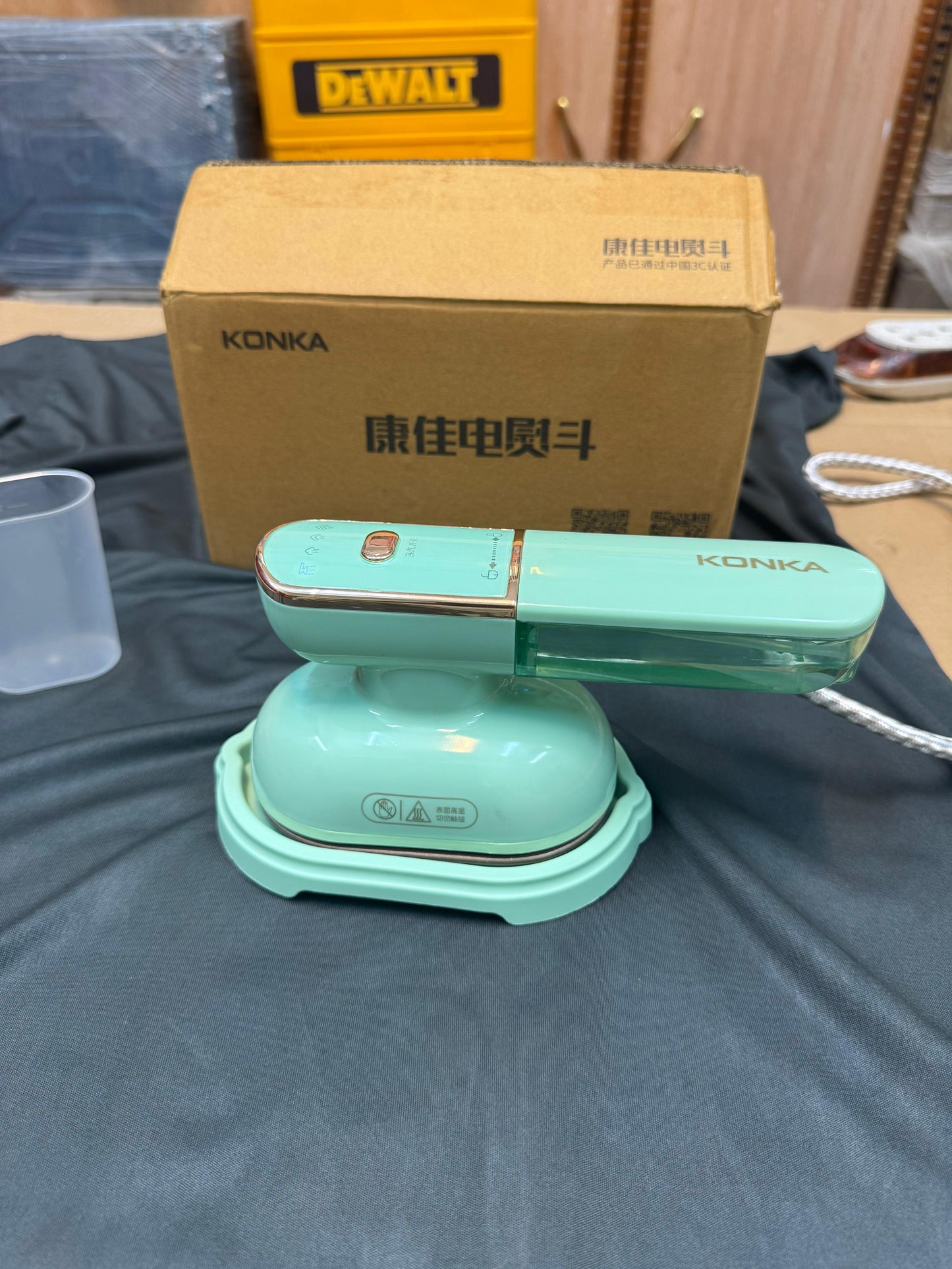 Konka Korean lot 4 in 1 steam iron & hand held steamer