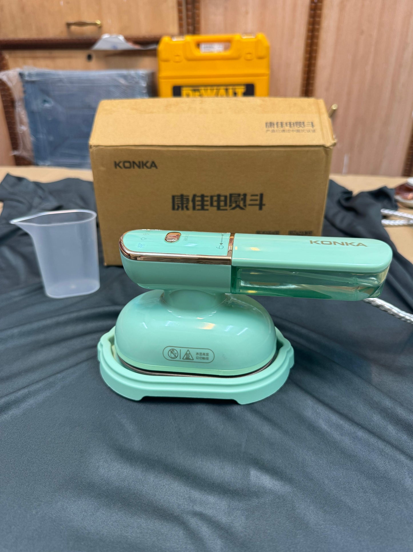 Konka Korean lot 4 in 1 steam iron & hand held steamer