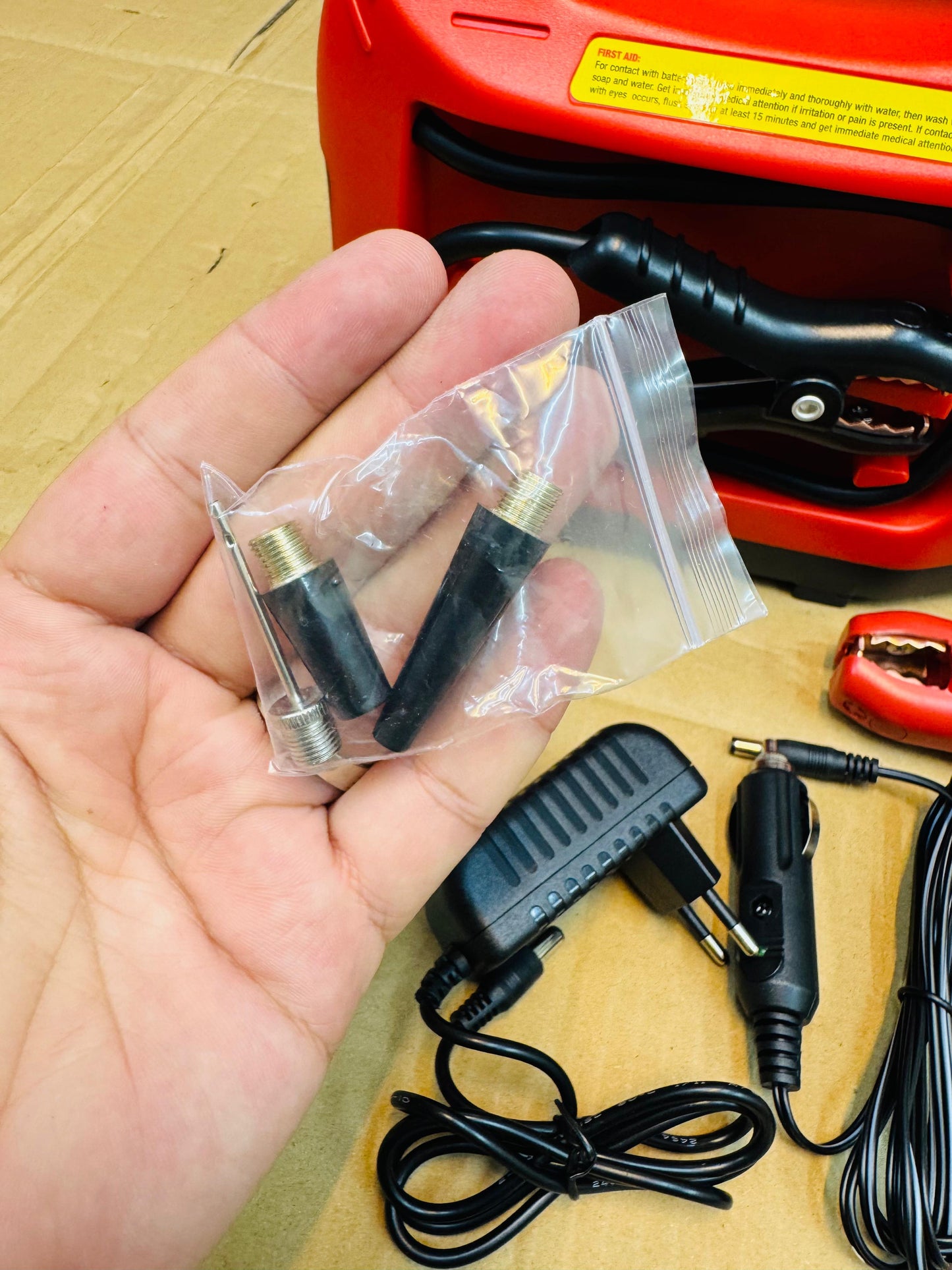 Brazilian 4 in 1 jump starter & tire inflator with power bank