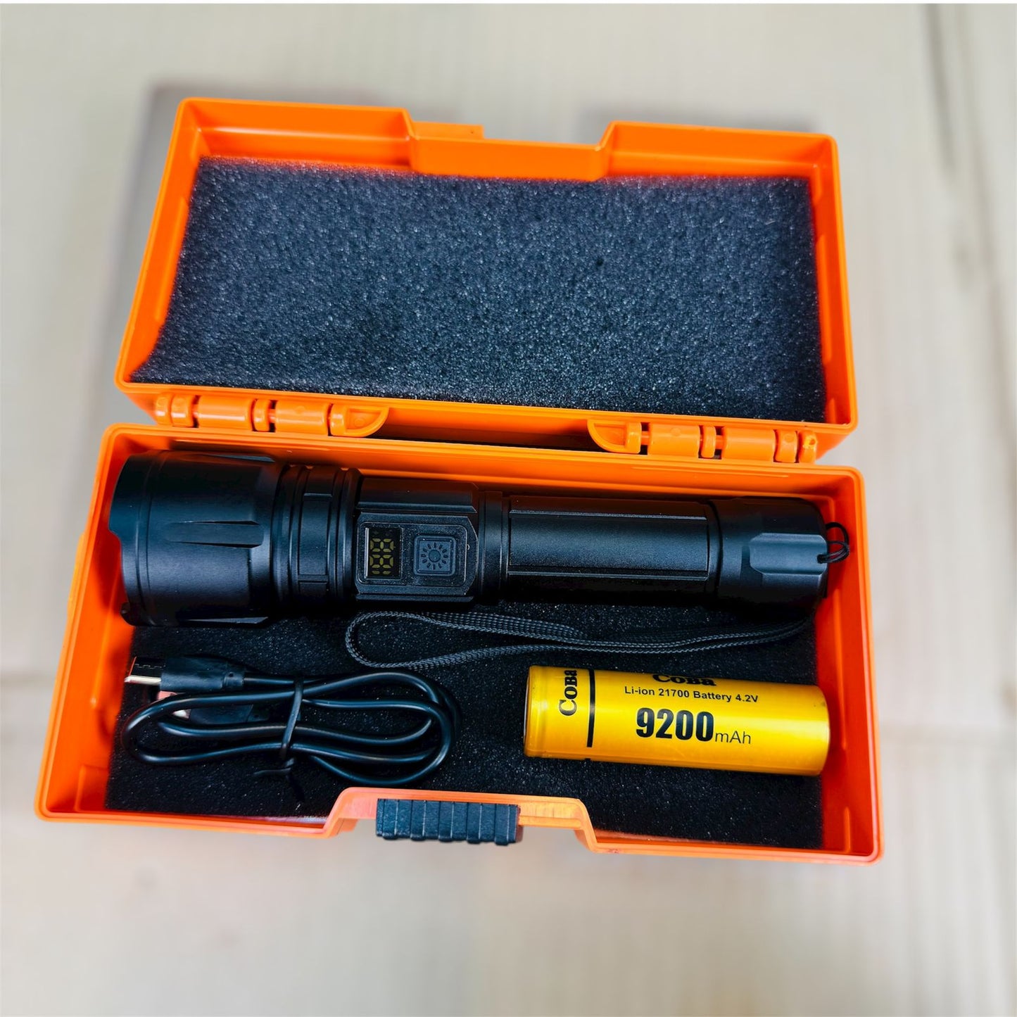 Lot imported CUBA Torch Light 9200MAH