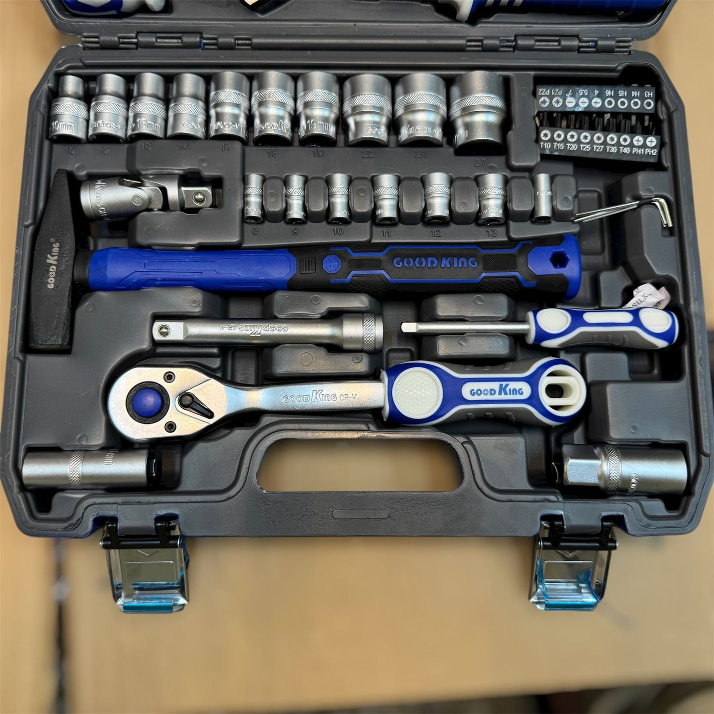 Russia GOOD KING Commercial 61 pcs  tool box