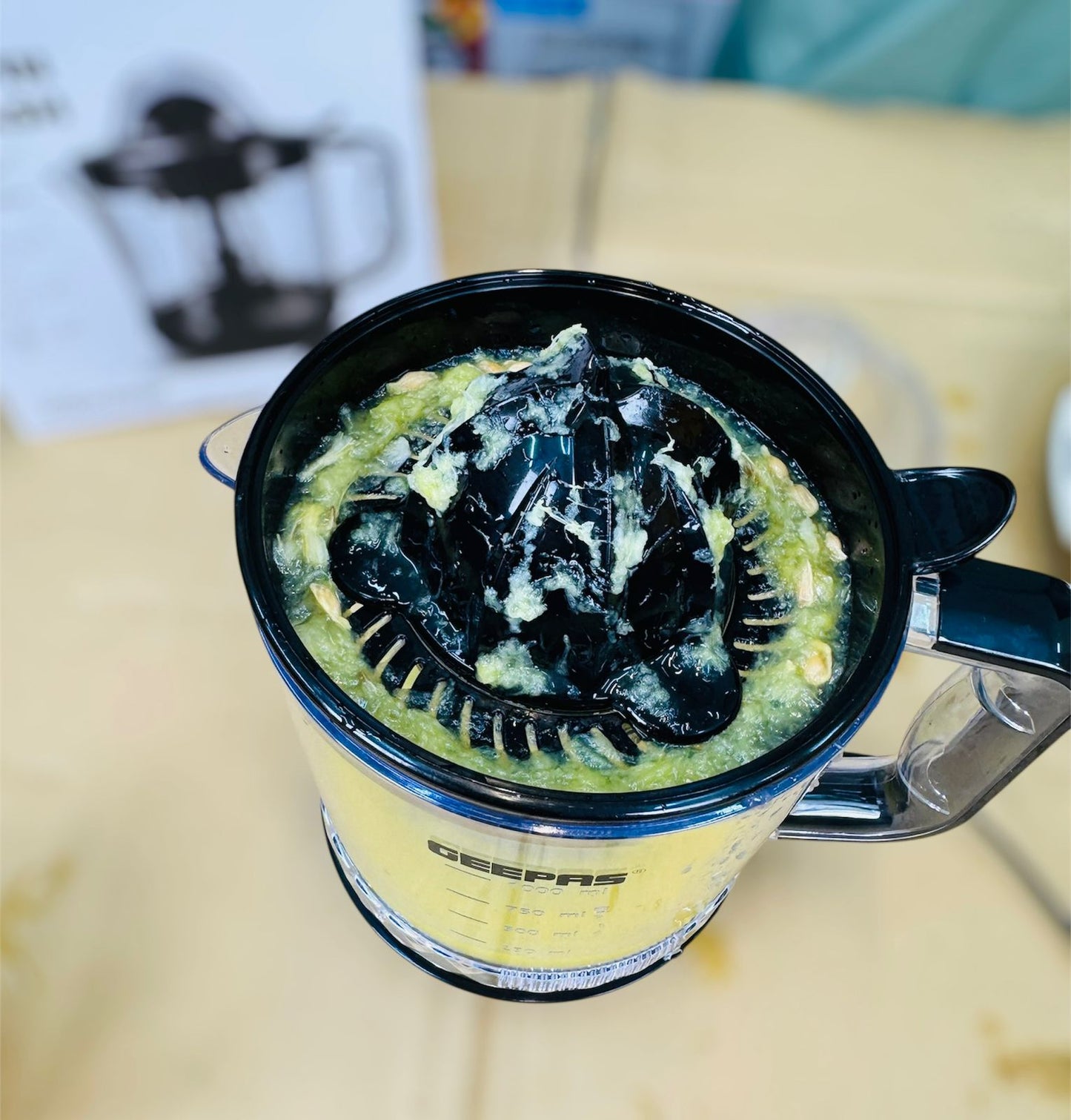 Geepas  Citrus Juicer  1.0L Large Capacity GCJ9900