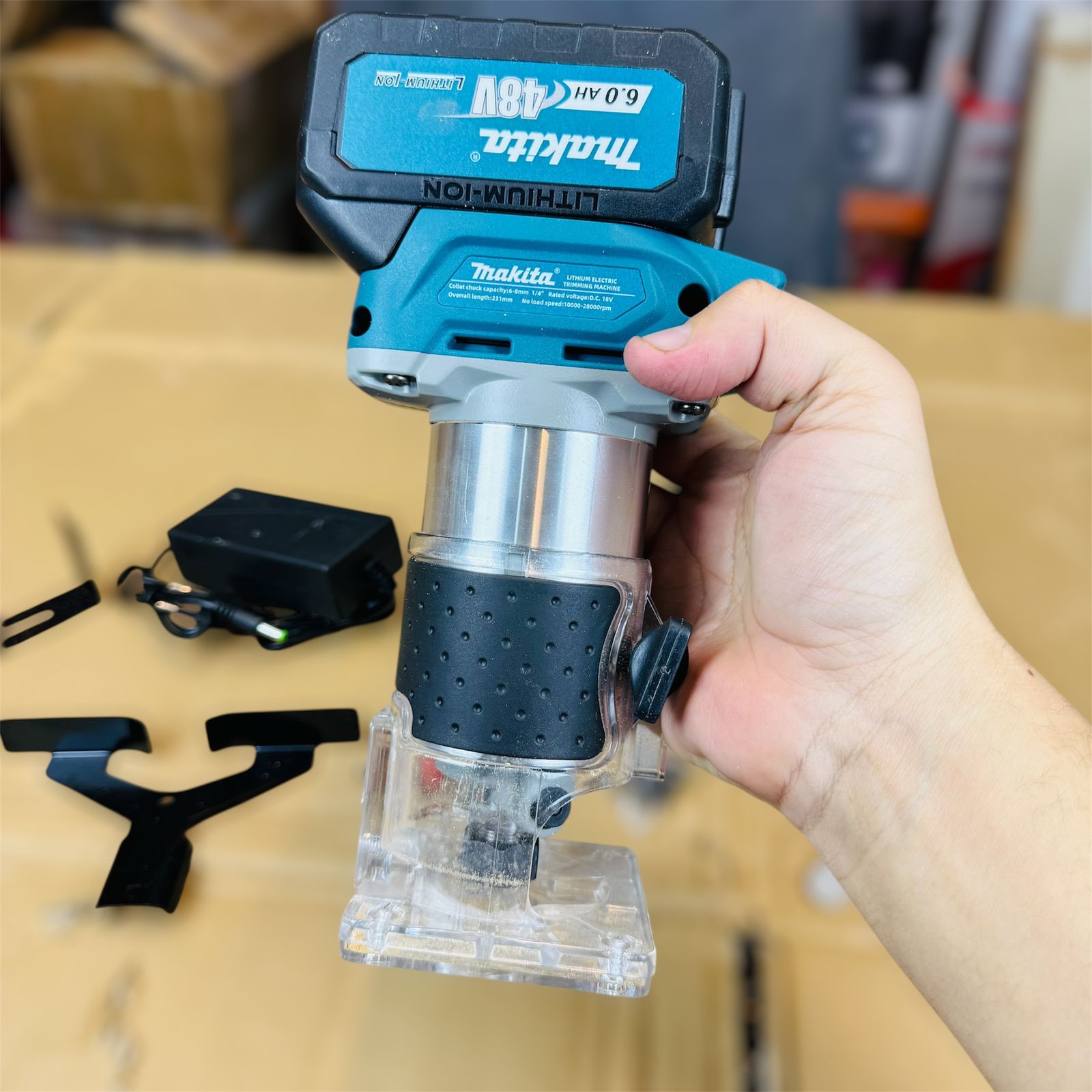 Makita 8mm rechargeable Router – Every Home Need