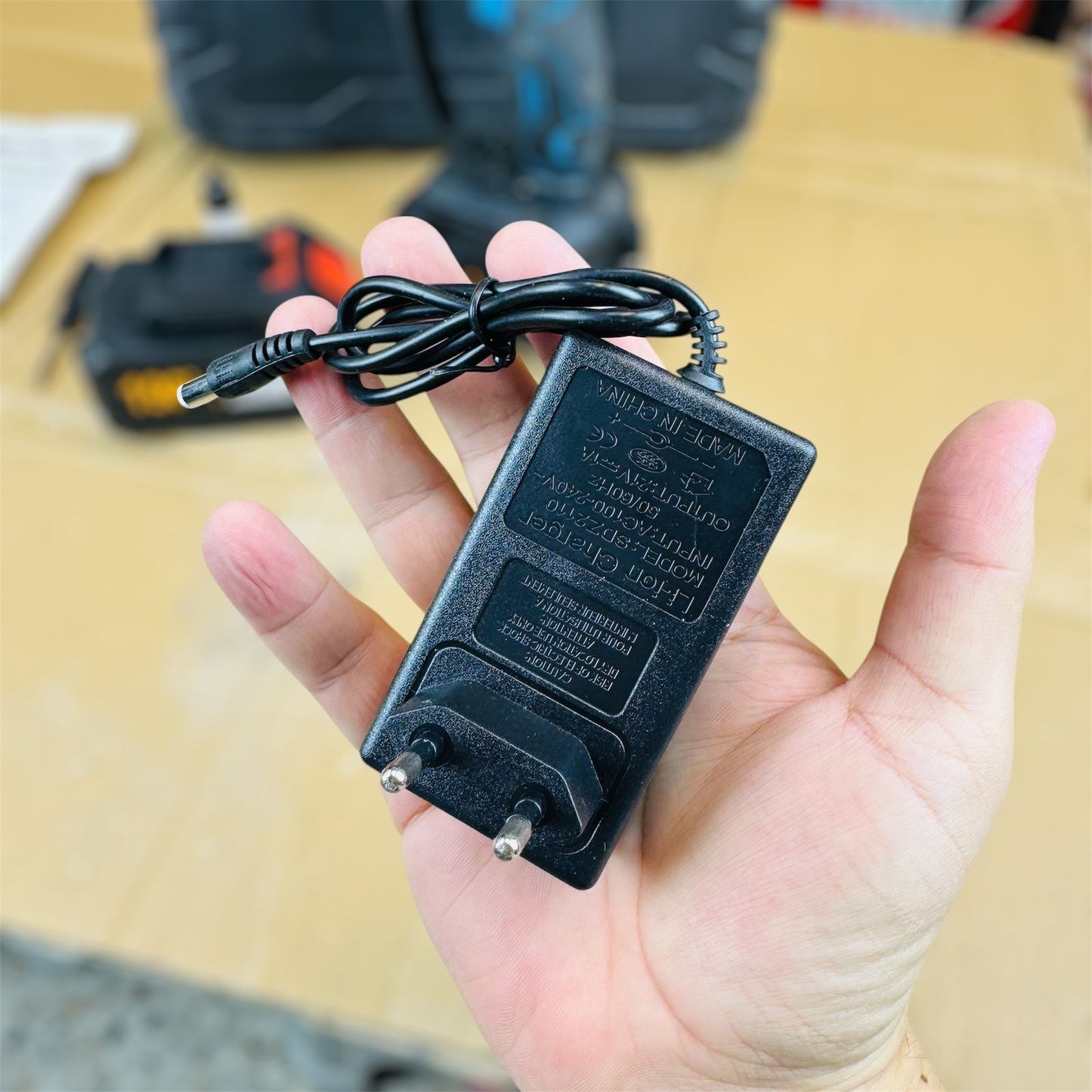 Rechargeable 6 inch 198v chainsaw