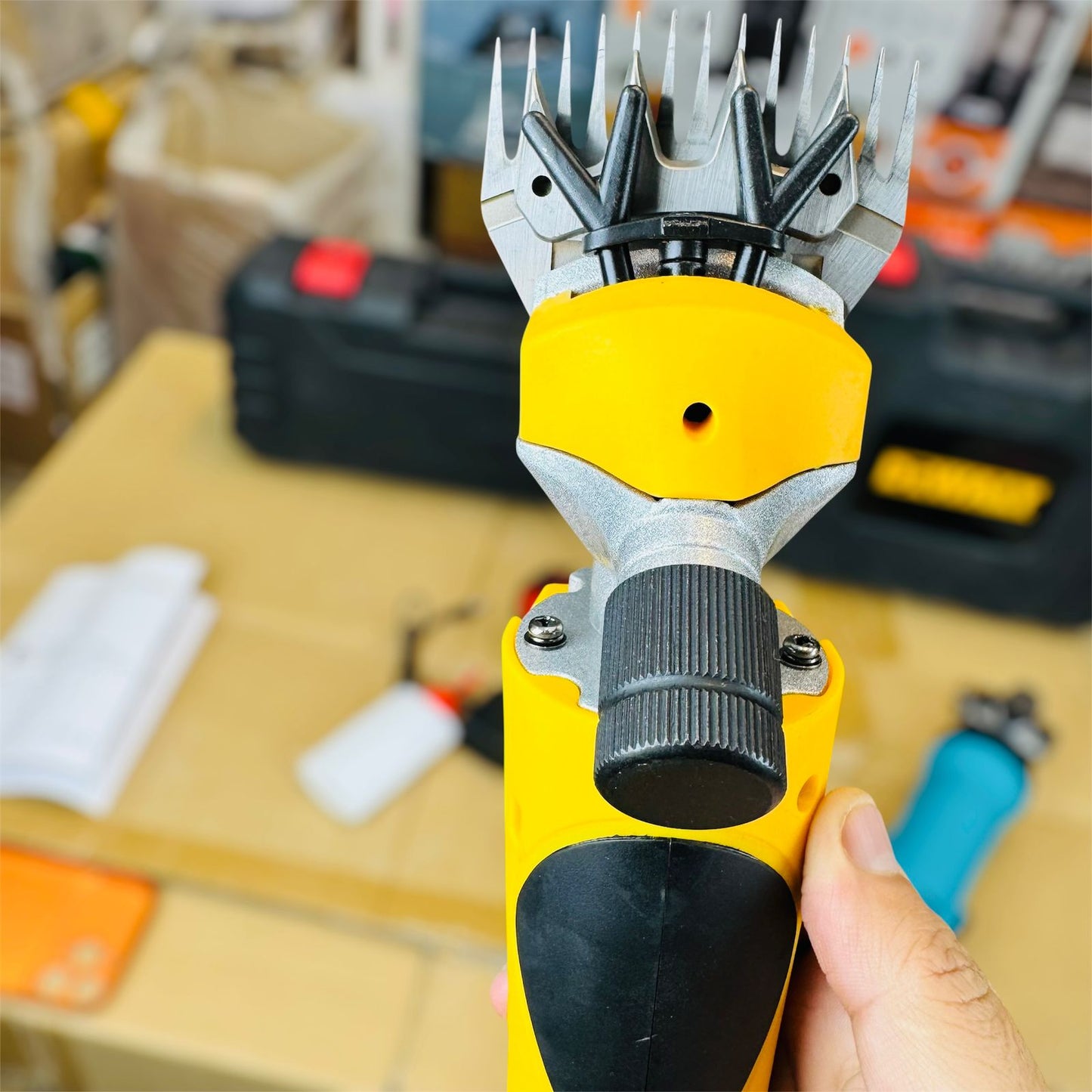 Animal hair cutting machine ( hair trimmer )