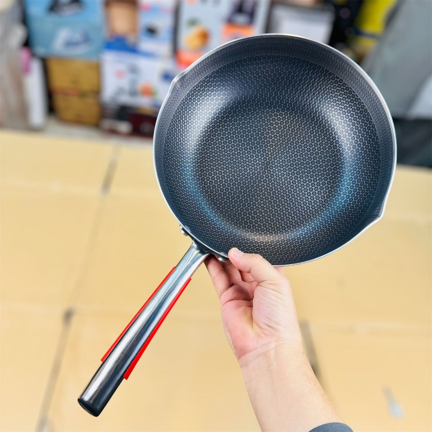 honeycomb lesser coating saucepan