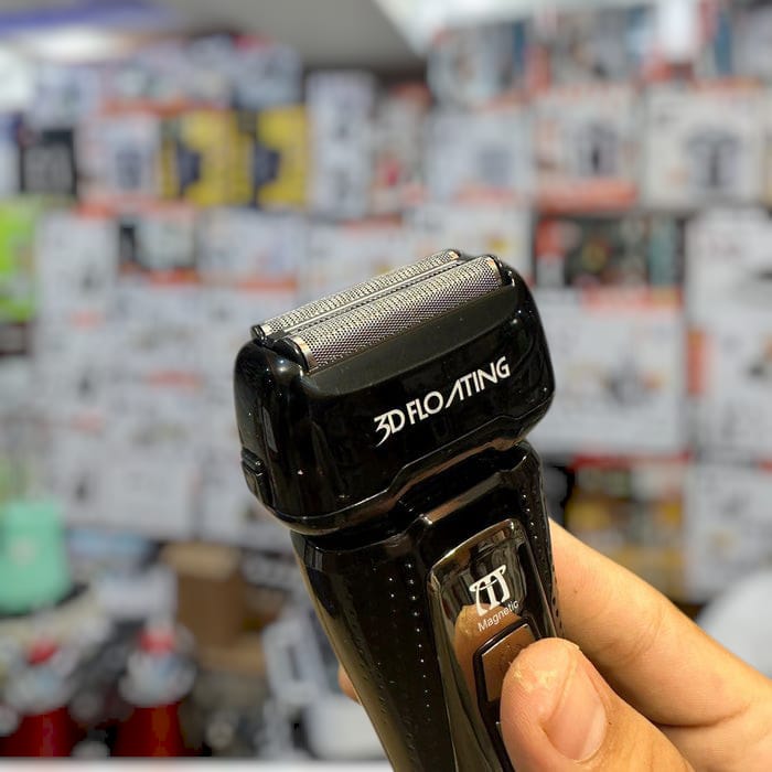 Nikai shaver in use