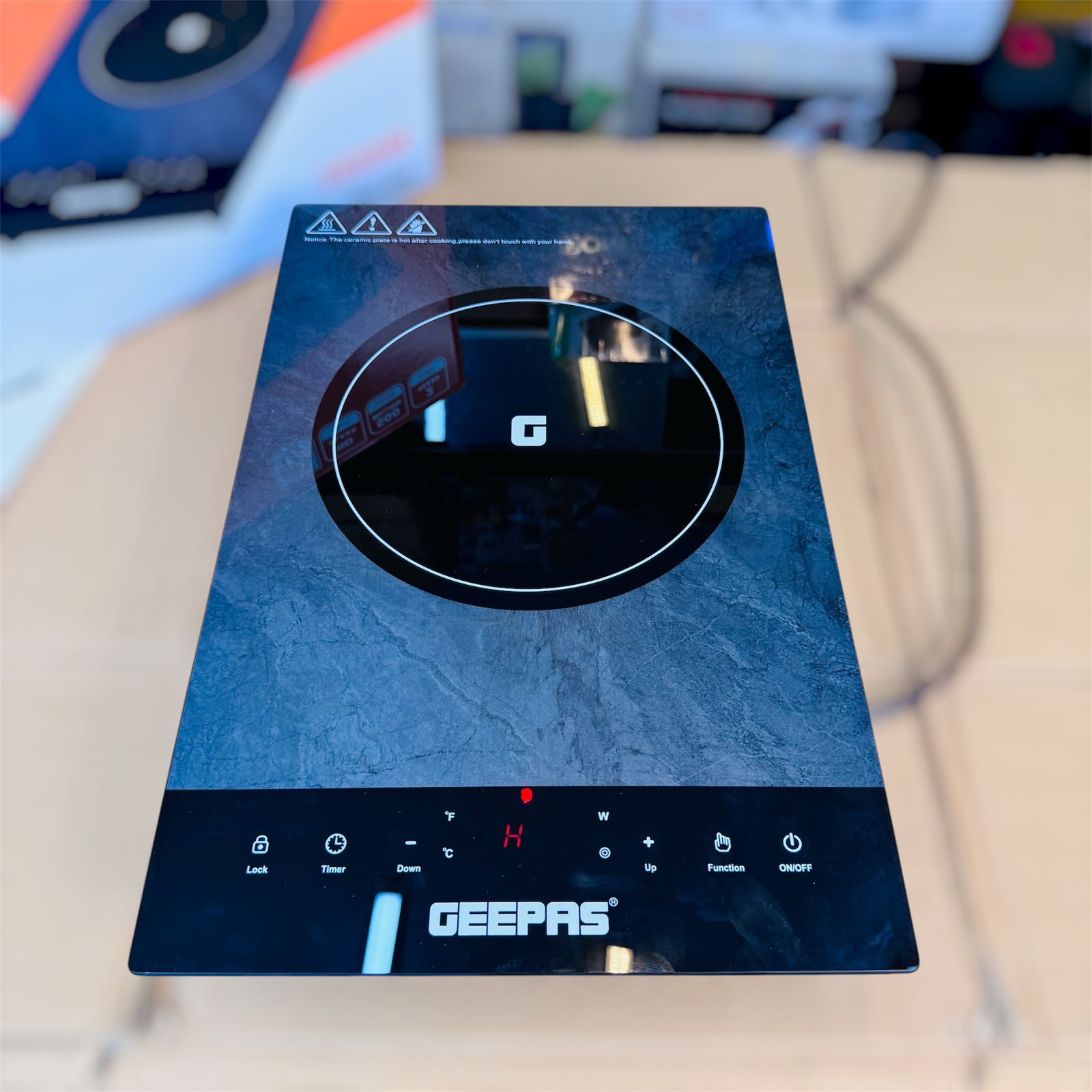 Geepas cooker LED display