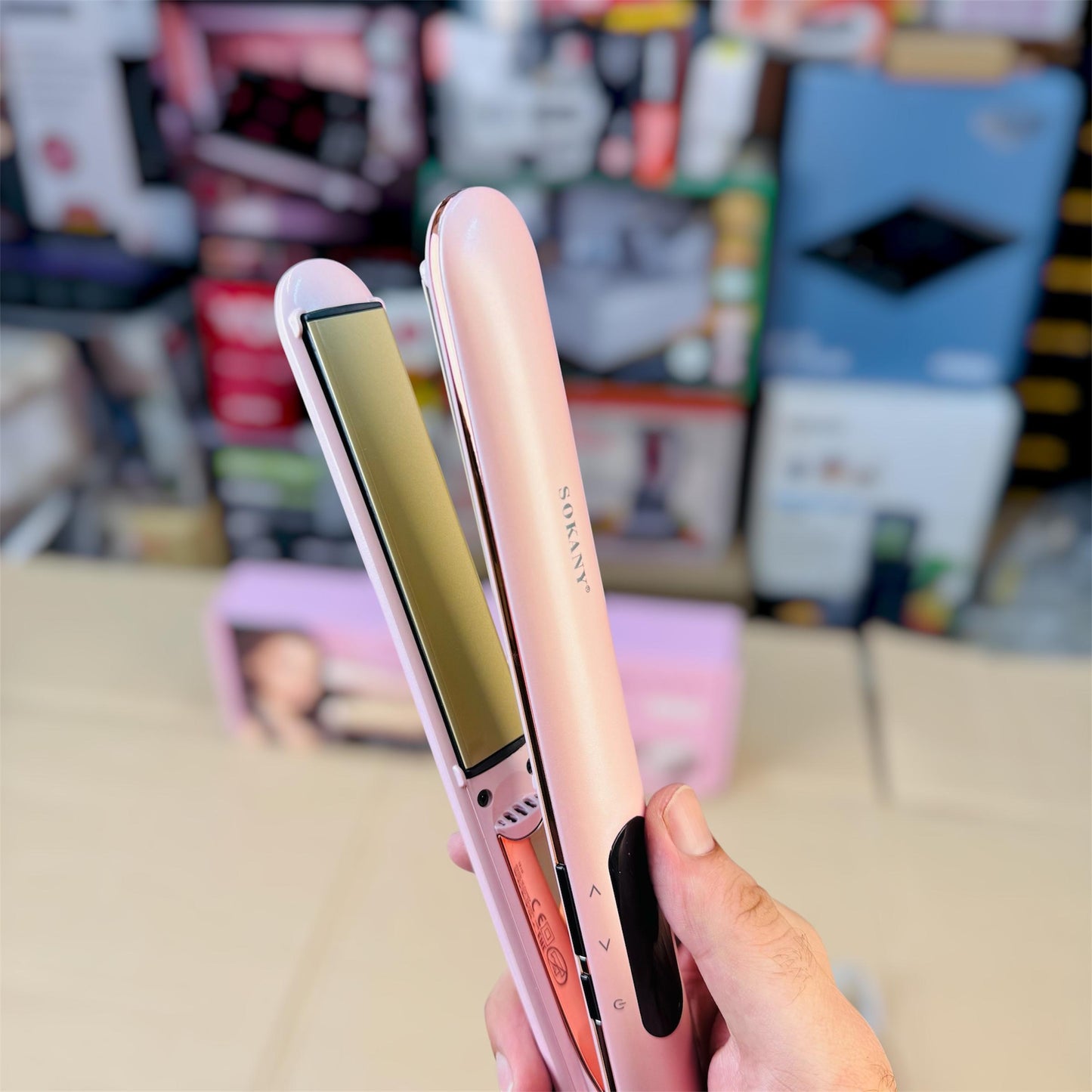 Sokany straightener ceramic plates close-up