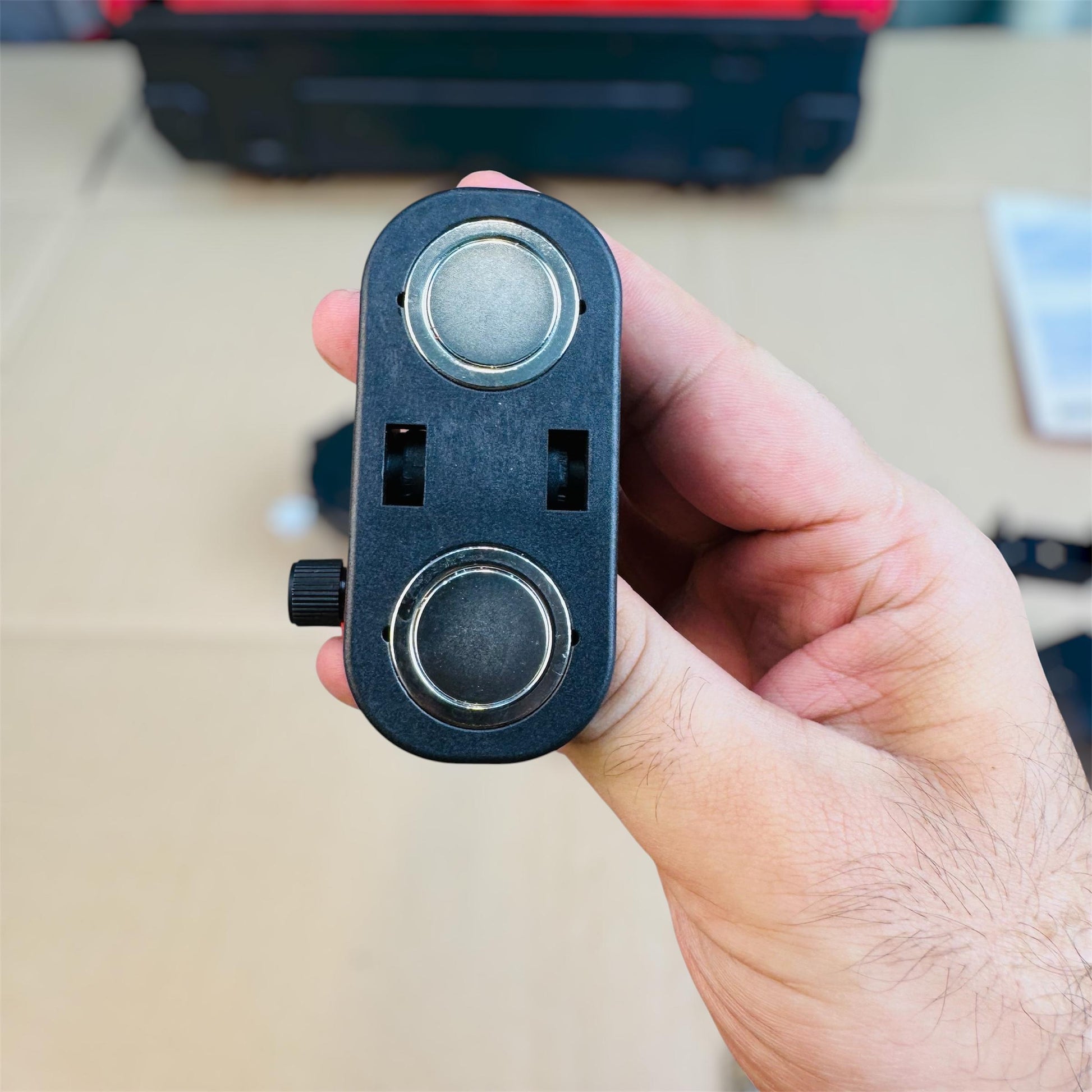Laser level fine adjustment platform
