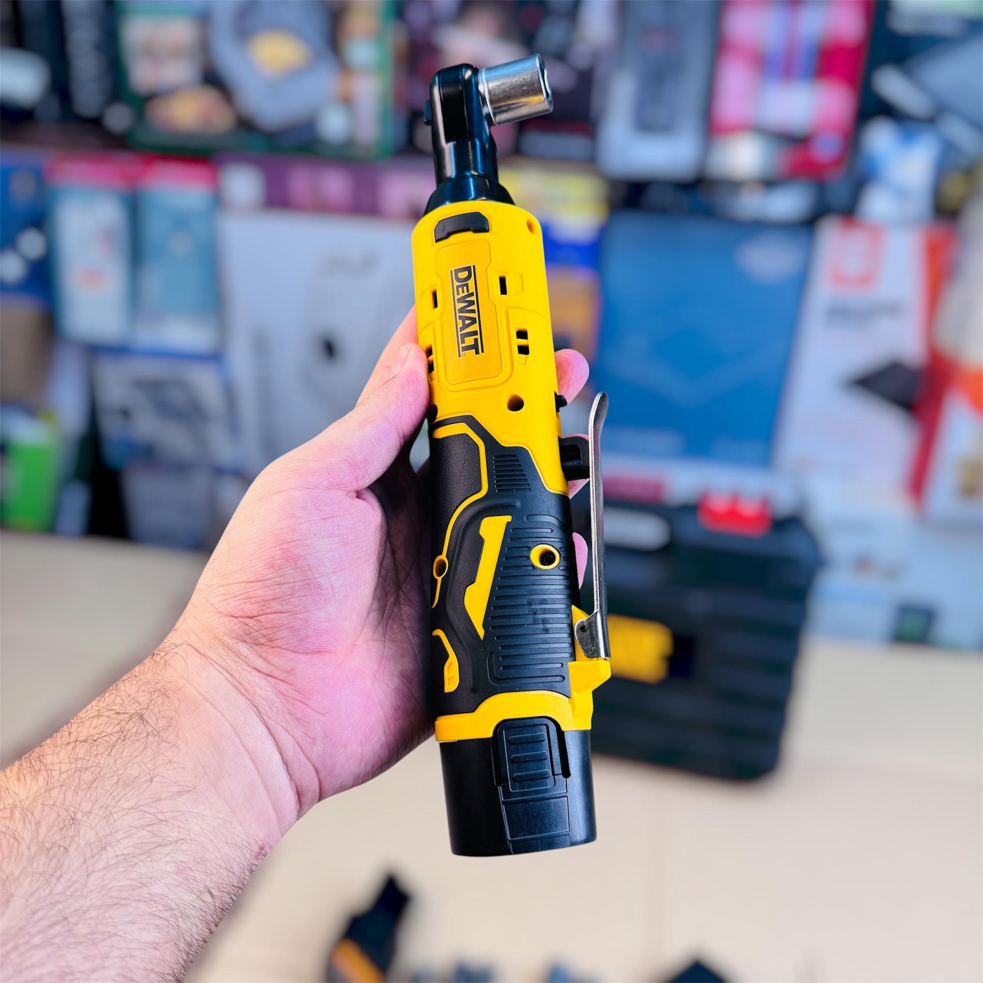 Ratchet wrench battery