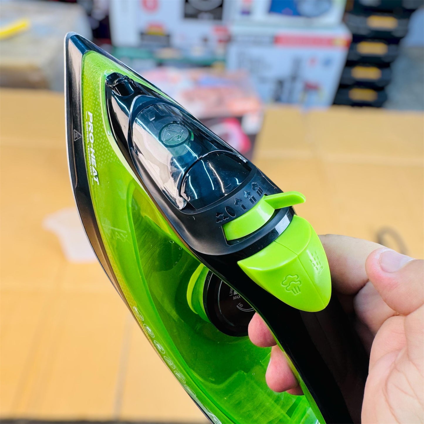 RAF Electric Steam Iron – Fast Heat-Up Clothes Iron