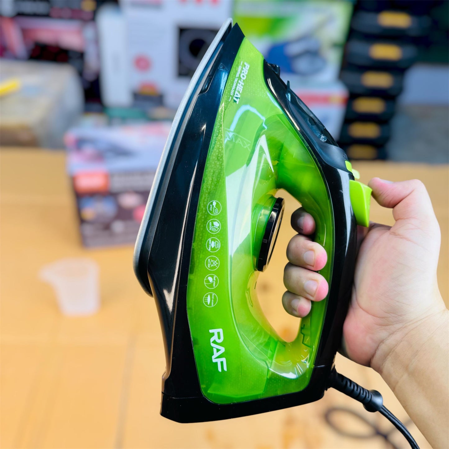 RAF Electric Steam Iron – Fast Heat-Up Clothes Iron