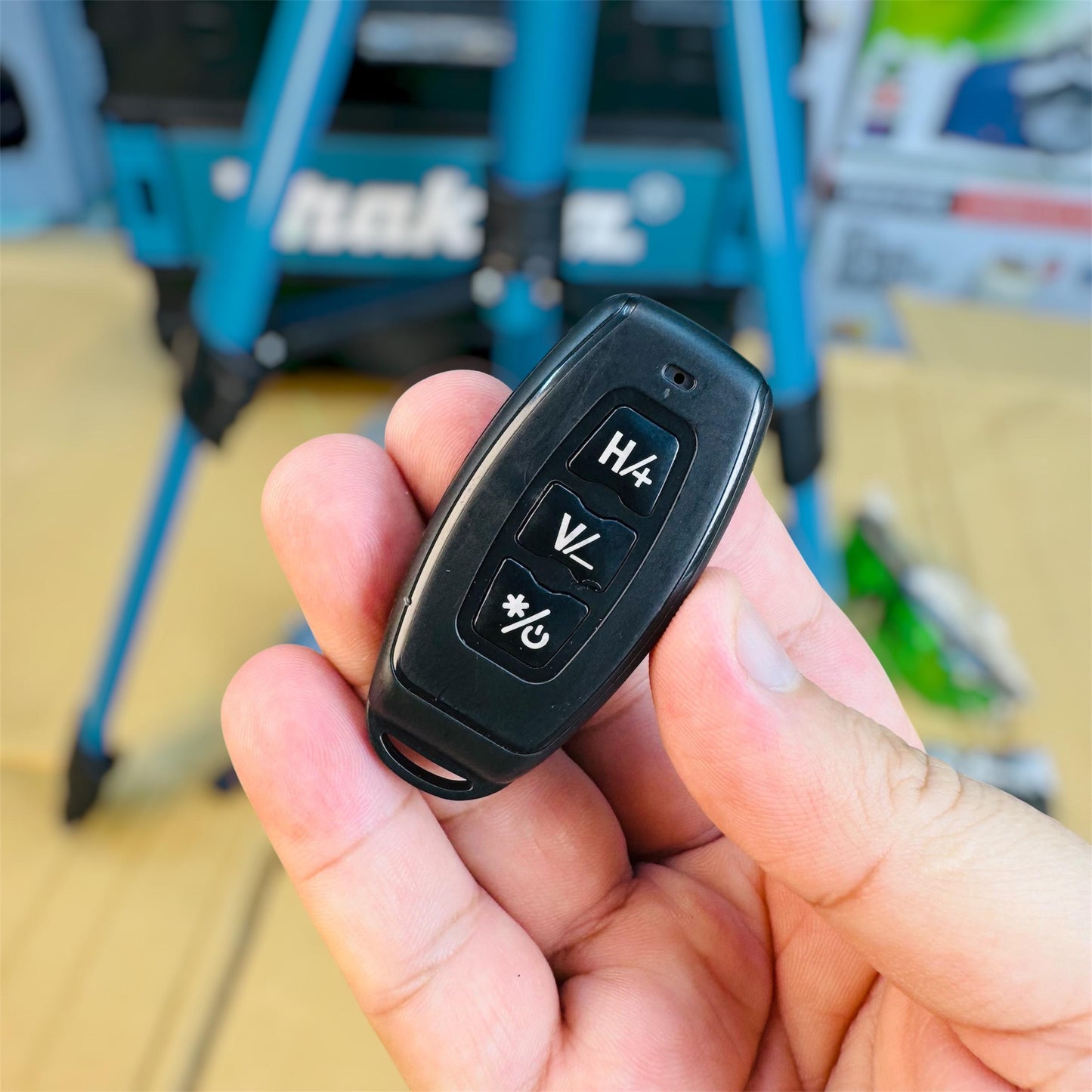 Makita 360° Rechargeable Laser Level – Professional Alignment Tool