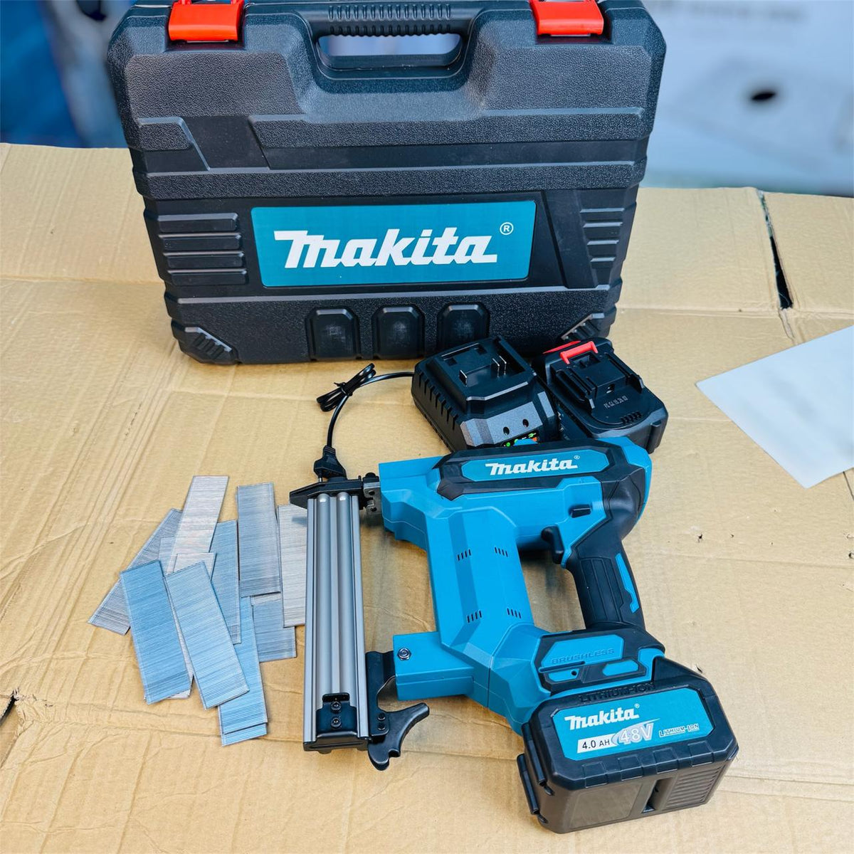 Makita Rechargeable Nail Gun 30mm – Cordless Battery Nailer
