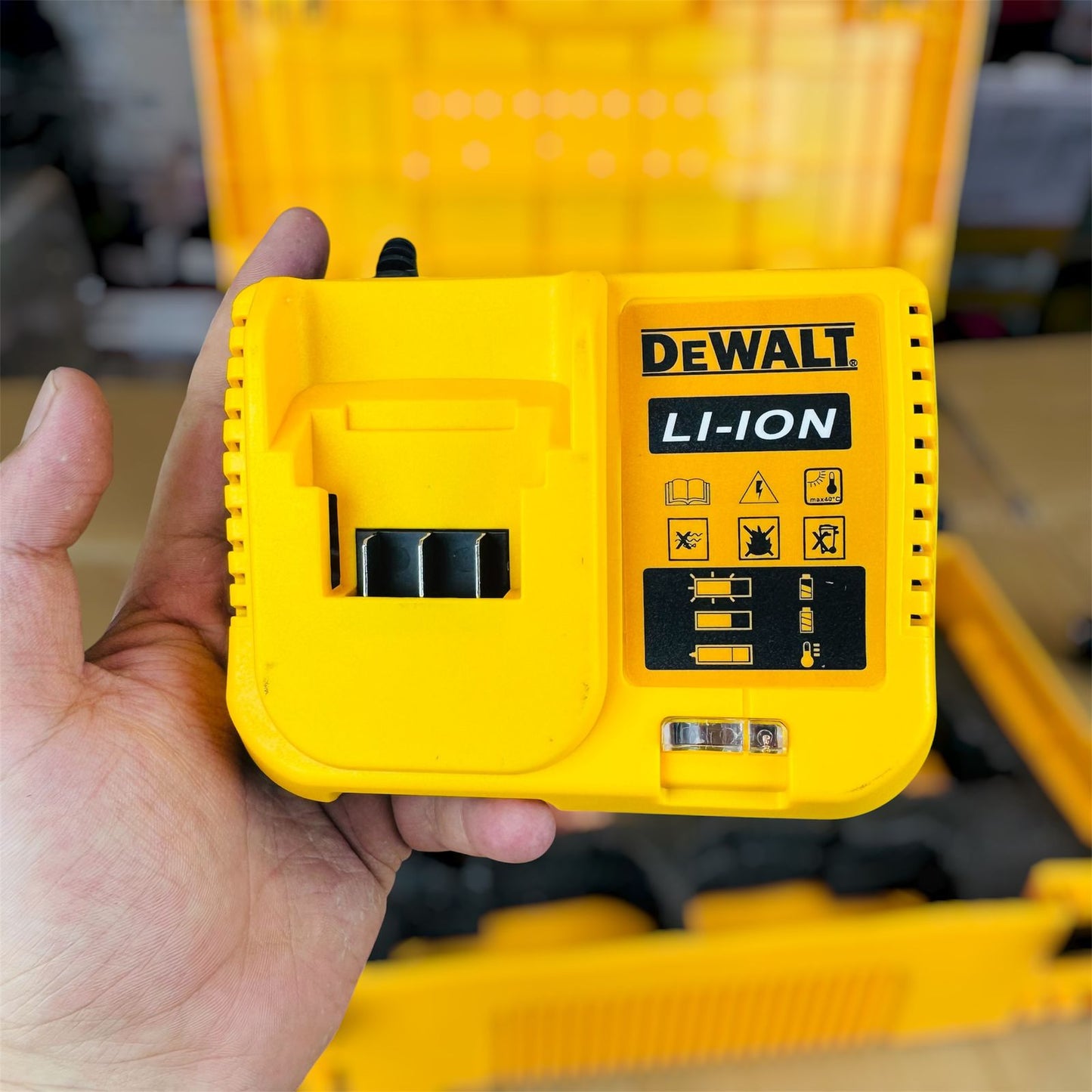 2 in 1 drill & impact with tools set (DeWalt 20V)