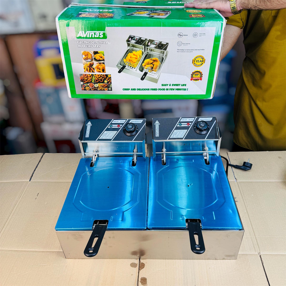 Deep fryer dual oil tank