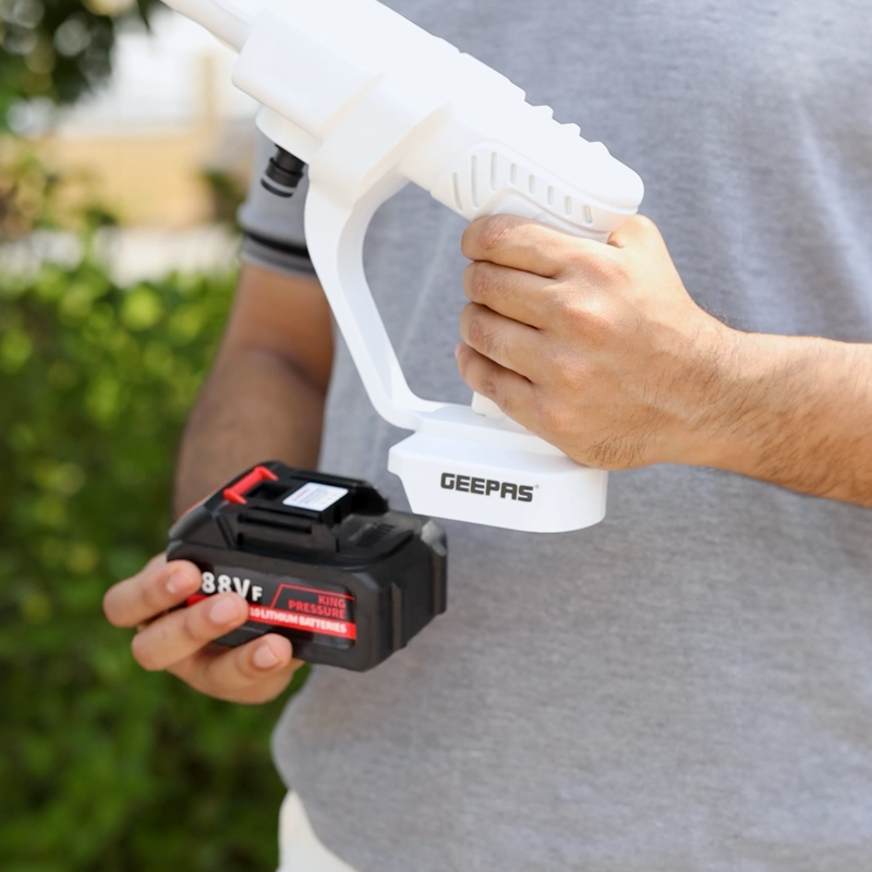 Geepas rechargeable solar & car washer GCW19042