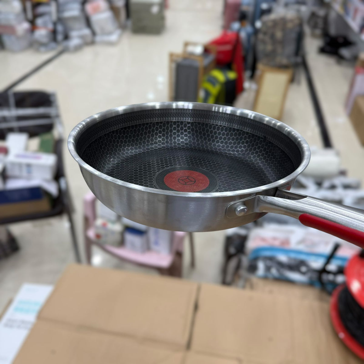 Red Dot Laser Coated Honeycomb Frypan 26cm