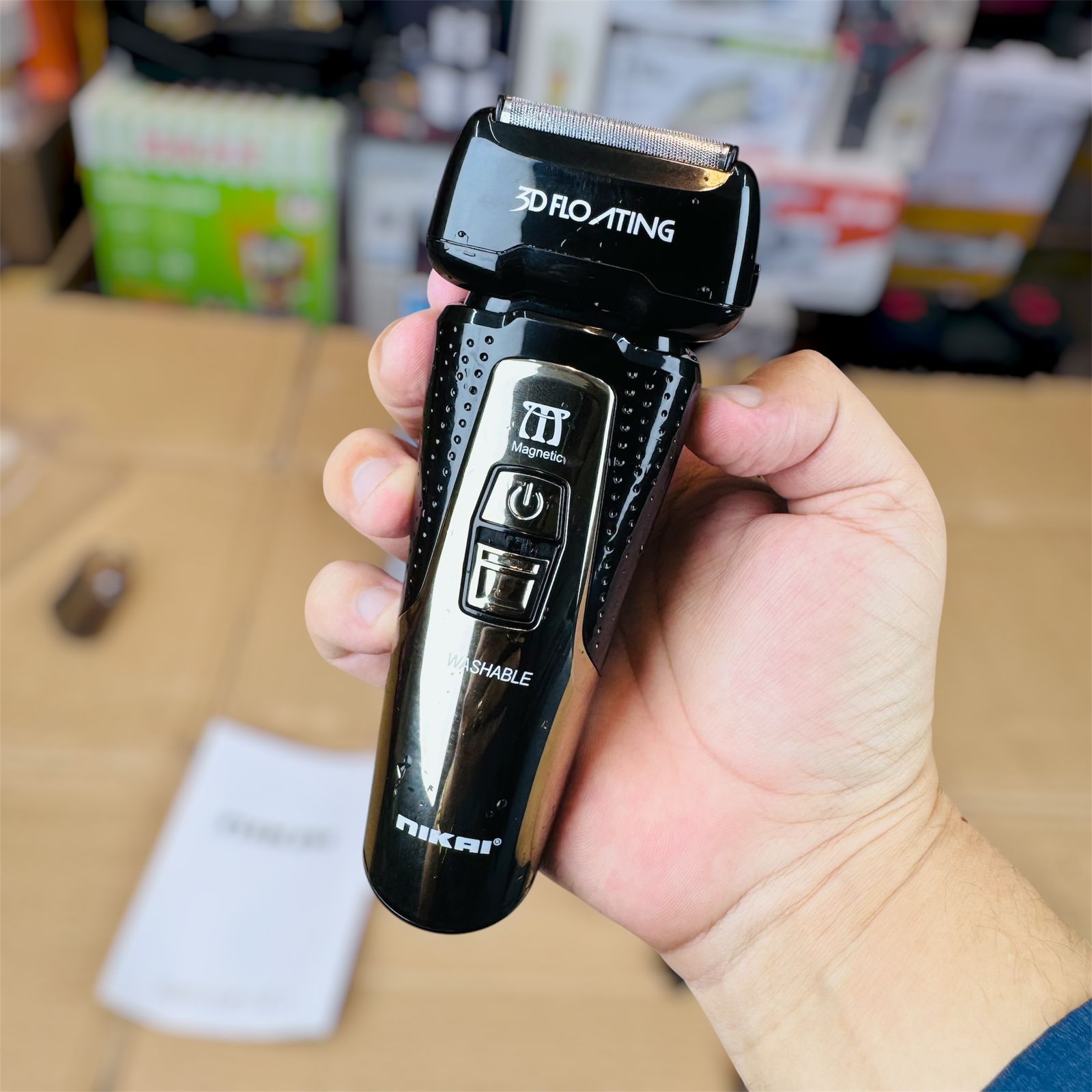 Shaver floating razor heads