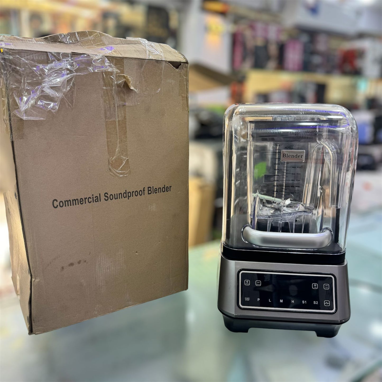 Soundproof digital commercial blender